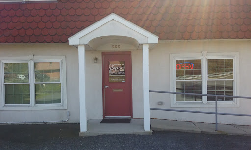 Tattoo Shop «Skull and Rose Tattoo Studio», reviews and photos, 900 E Pulaski Hwy, Elkton, MD 21921, USA