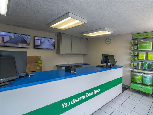 Storage Facility «Extra Space Storage», reviews and photos, 318 N Vincent Ave, Covina, CA 91722, USA