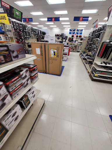 Hardware Store «Harbor Freight Tools», reviews and photos, 7600 la Crosse Ave, Burbank, IL 60459, USA