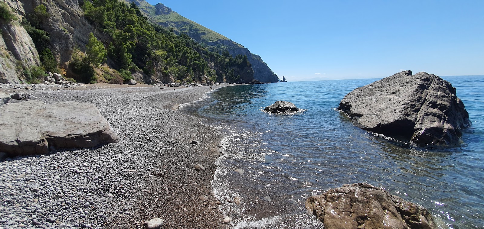Φωτογραφία του Spiaggia di Tordigliano με επίπεδο καθαριότητας βρώμικος