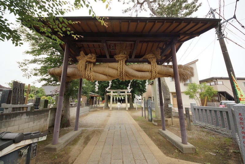 赤城神社大注連縄（鳥居）