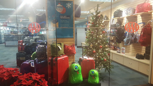 Travel Agency «AAA Lake Oswego Service Center», reviews and photos, 6 Centerpointe Dr #100, Lake Oswego, OR 97035, USA