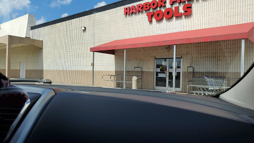 Hardware Store «Harbor Freight Tools», reviews and photos, 2000 Avondale Dr STE 104, Durham, NC 27704, USA