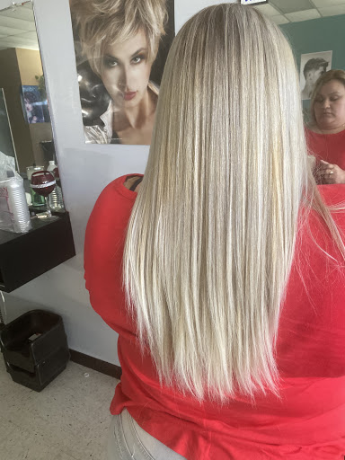 Beauty Salon «Tres Latinas Beauty Salon», reviews and photos, 788 Normandy St, Houston, TX 77015, USA