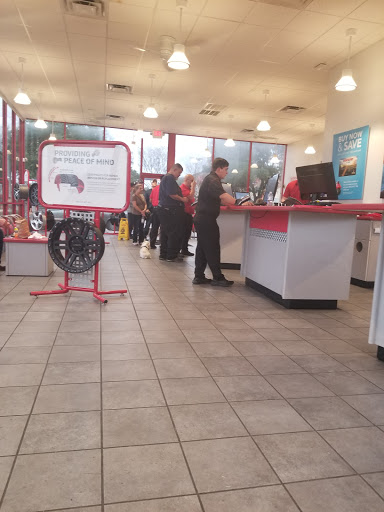 Tire Shop «Discount Tire Store - Round Rock, TX», reviews and photos, 3115 S Interstate 35, Round Rock, TX 78664, USA