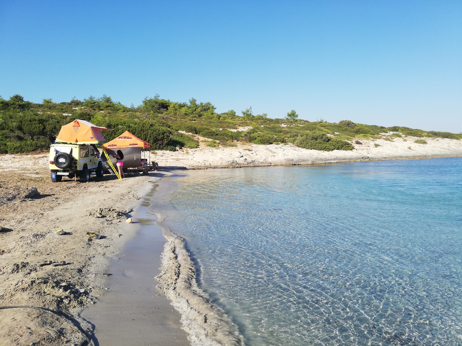 Valokuva Azmak Plaji IVista. pinnalla turkoosi puhdas vesi:n kanssa