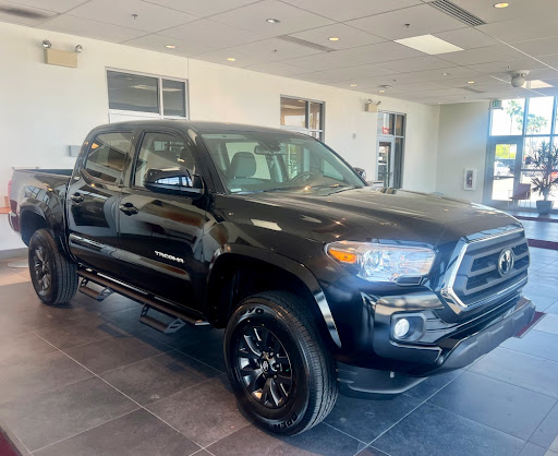 Toyota Dealer «Larry H. Miller Toyota Peoria», reviews and photos, 8633 W Bell Rd, Peoria, AZ 85382, USA