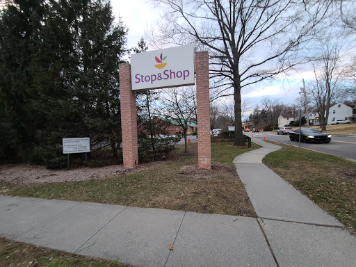 Grocery Store «Stop & Shop», reviews and photos, 400 Demarest Ave, Closter, NJ 07624, USA