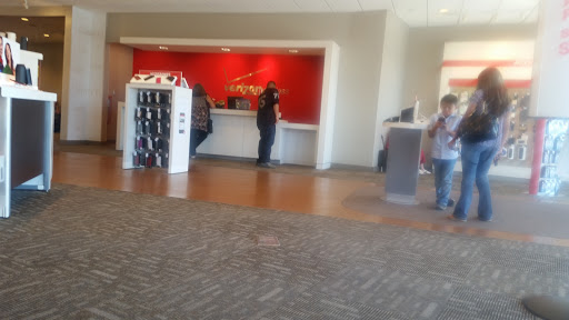 Cell Phone Store «Verizon Authorized Retailer - Wireless Plus Fullerton», reviews and photos, 2221 W Malvern Ave, Fullerton, CA 92833, USA