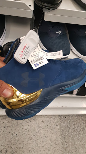 Clothing Store «Ross Dress for Less», reviews and photos, 9727 Laurel Canyon Blvd, Arleta, CA 91331, USA