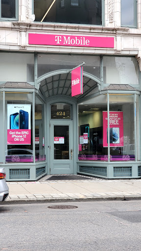 Cell Phone Store «T-Mobile», reviews and photos, 1084 Boylston St, Boston, MA 02215, USA
