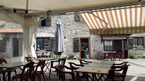 Atmosphère du Restaurant Auberge les Genêts d'Or Salvaris à Saint-Étienne - n°1
