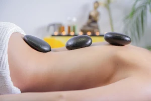 Now & Zen Massage image
