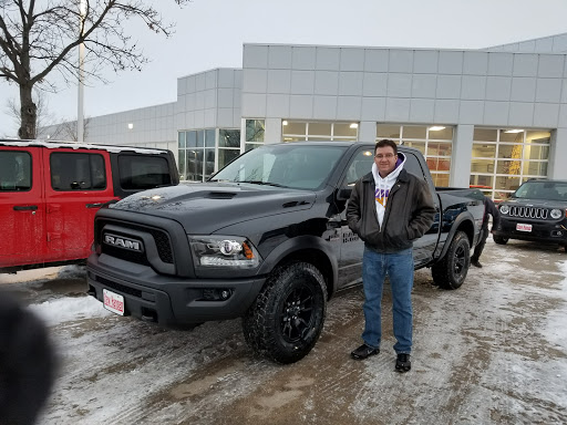 Car Dealer «Stew Hansen Dodge Ram Chrysler Jeep», reviews and photos, 12103 Hickman Rd, Des Moines, IA 50323, USA