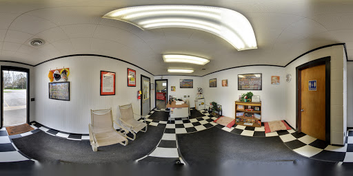 Used Car Dealer «Harris Boyz Auto», reviews and photos, 2115 S Riverside Dr, Iowa City, IA 52246, USA