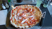 Pizza du Pizzeria Le Tyrolien à Morzine - n°16