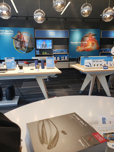 Cell Phone Store «AT&T», reviews and photos, 1492 S Randall Rd, Algonquin, IL 60102, USA