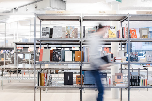 Rezensionen über Large/Kiosk in Genf - Buchhandlung