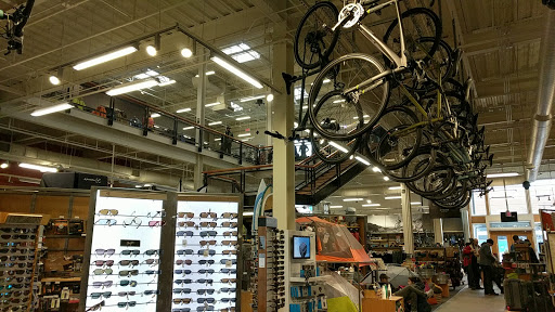 Camping Store «REI», reviews and photos, 15200 Potomac Town Pl #140, Woodbridge, VA 22191, USA