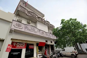 OYO Hotel Prince Near Haiderpur Metro Station image