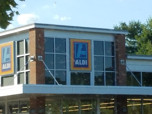 Supermarket «ALDI», reviews and photos, 238 Boston Post Rd, Milford, CT 06460, USA