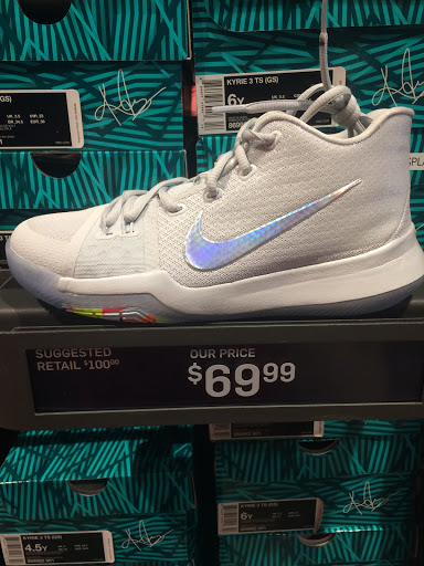 Clothing Store «Nike Factory Store», reviews and photos, 917 Lighthouse Pl, Michigan City, IN 46360, USA