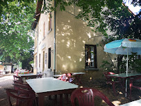 Atmosphère du Restaurant français Chez Dubien à Mur-sur-Allier - n°1