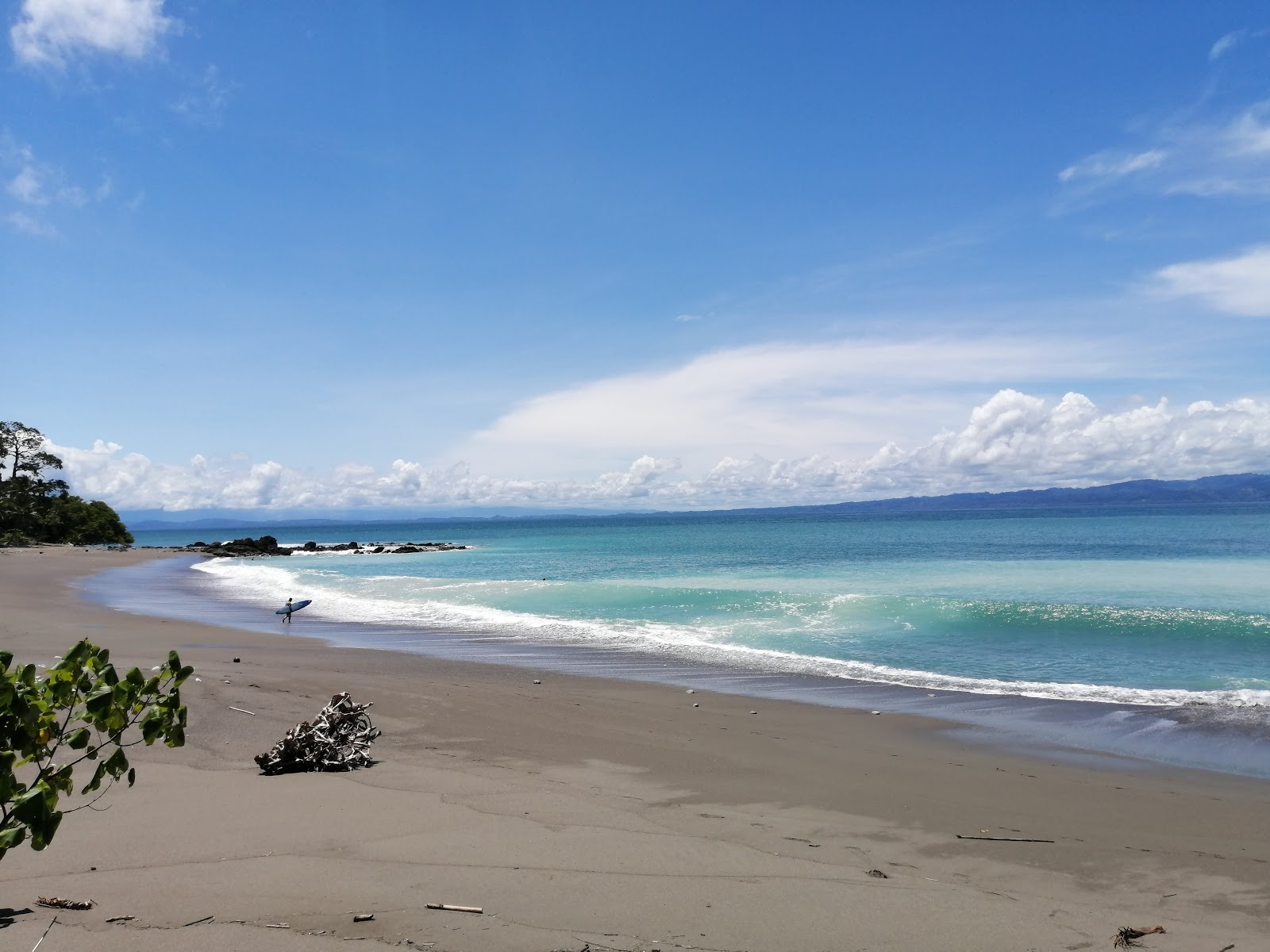 Foto von Playa Carbonera mit brauner sand Oberfläche