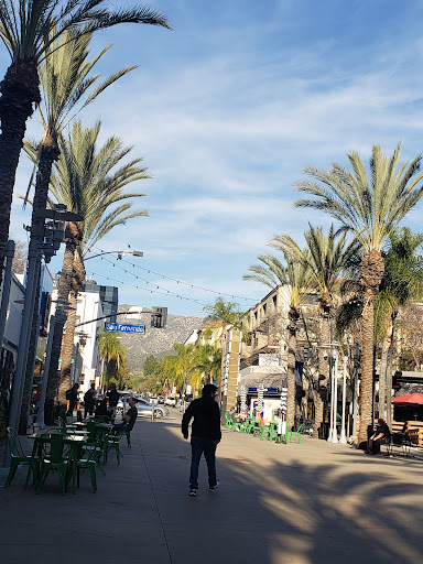 Clothing Store «Ross Dress for Less», reviews and photos, 349 N San Fernando Blvd, Burbank, CA 91502, USA