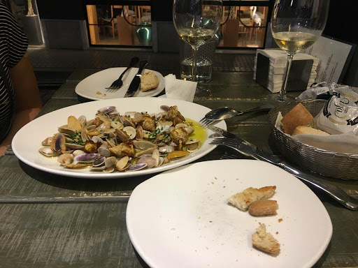 Información y opiniones sobre La Azotea Vinos y Más de Sevilla