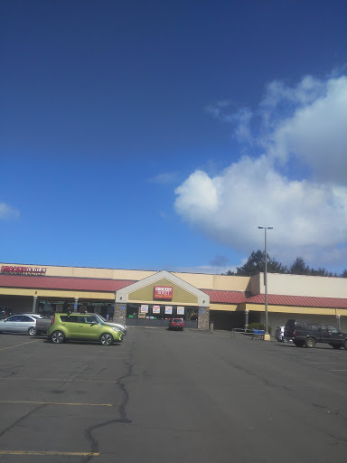 Grocery Store «Grocery Outlet Bargain Market», reviews and photos, 4157 NW U.S. 101 #101, Lincoln City, OR 97367, USA