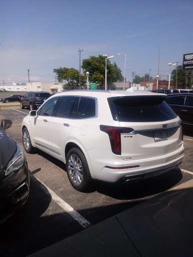 Car Dealer «Genesis Cadillac», reviews and photos, 19900 E 9 Mile Rd, St Clair Shores, MI 48080, USA