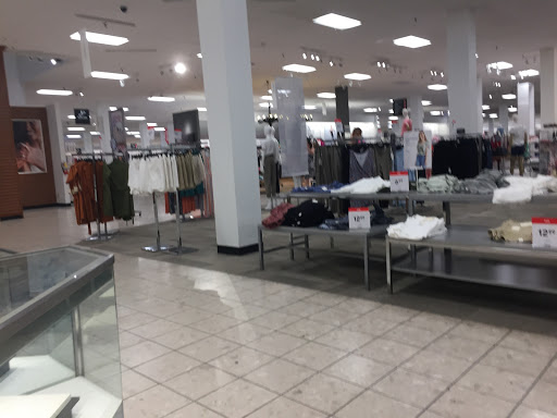 Shopping Mall «East Towne Mall», reviews and photos, 89 E Towne Mall, Madison, WI 53704, USA