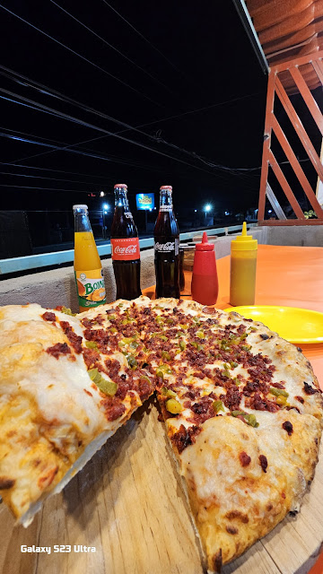 Pizzeria LA MEDIA LUNA (SUCURSAL TEPHÉ)