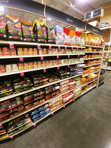 Pet Supply Store «PetSmart», reviews and photos, 2677 E Main St, Plainfield, IN 46168, USA