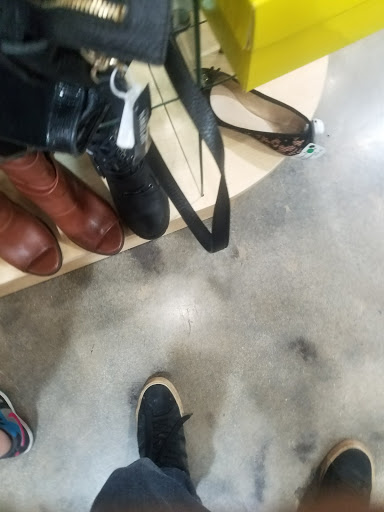 Used Clothing Store «Uptown Cheapskate», reviews and photos, 11255 Huebner Rd #205, San Antonio, TX 78230, USA