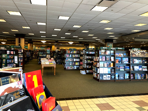 Book Store «Barnes & Noble», reviews and photos, 710 County Hwy 10, Blaine, MN 55434, USA