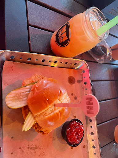 Hamburger Restaurant «NN BURGER - Tappahannock», reviews and photos, 303 Queen St #911, Tappahannock, VA 22560, USA