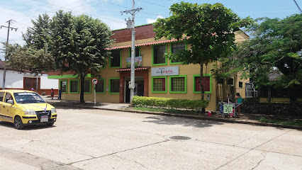 Escuela Gabriela Mistral (vista trasera, no hay entrada)