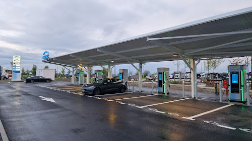 Borne de recharge de véhicules électriques ENGIE Station de recharge Ressons-sur-Matz