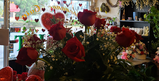 Florist «Shananne Cain Florist Inc», reviews and photos, 123 N Central Ave, Umatilla, FL 32784, USA