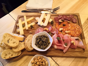 Photo n°36 de Le Voyage Gourmand, Bus Restaurant à Folembray ()