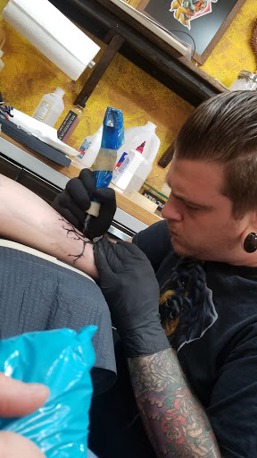 Tattoo Shop «Scratch The Surface Tattoo», reviews and photos, 6550 International Dr #111, Orlando, FL 32819, USA