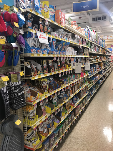 Pet Supply Store «PetSmart», reviews and photos, 215 Needham St, Newton, MA 02464, USA