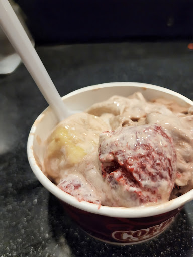 Ice Cream Shop «Cold Stone Creamery», reviews and photos, 1000 Chapel View Blvd Suite 134, Cranston, RI 02920, USA