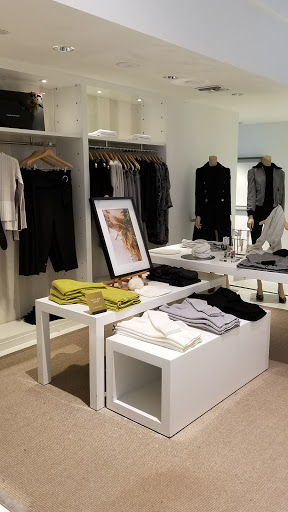 Clothing Store «Club Monaco Collins Avenue», reviews and photos, 624 Collins Ave, Miami Beach, FL 33139, USA