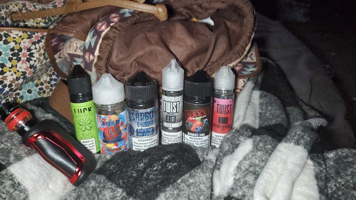 Tobacco Shop «Azeus Smoke & Vape Shop», reviews and photos, 2475 Blanding Blvd #4, Middleburg, FL 32068, USA