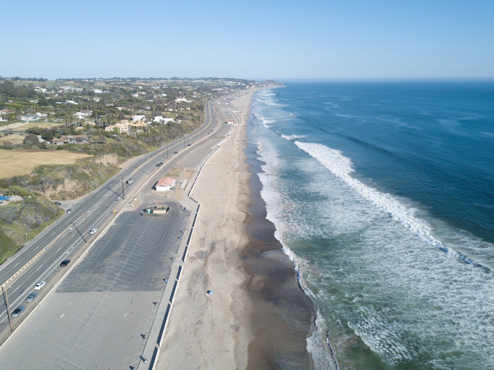 Φωτογραφία του Zuma Beach παροχές περιοχής