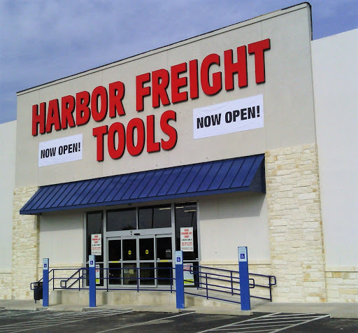 Harbor Freight Tools, 7555 NW Loop 410, San Antonio, TX 78245, USA, 