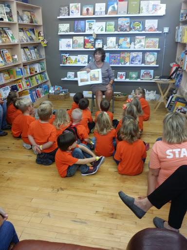 Book Store «Paragraphs Bookstore», reviews and photos, 229 S Main St, Mt Vernon, OH 43050, USA